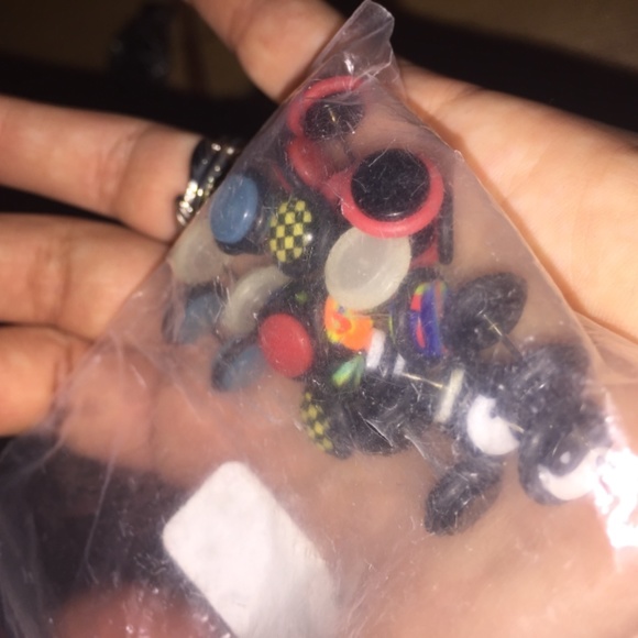 Assorted Silver/Gold Jewellery - Picture 4 of 8